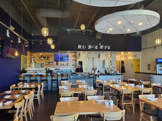 Kiiro Sushi Izakaya by null