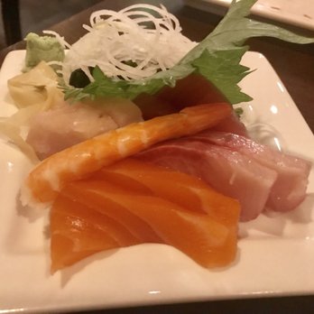 Umi Sake House - Happy hour Sashimi Set $11 - Sushi Bars Near Me - Seattle, Washington Umi Sake House - Happy hour Sashimi Set $11 - Sushi Bars Near Me - Seattle, Washington