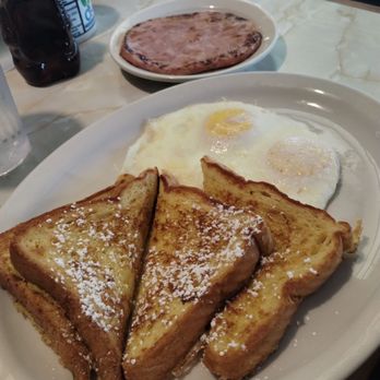 Black Bear Family Restaurant - French Toast and fried egg - Breakfast & Brunch Near Me - Appleton, Wisconsin Black Bear Family Restaurant - French Toast and fried egg - Breakfast & Brunch Near Me - Appleton, Wisconsin