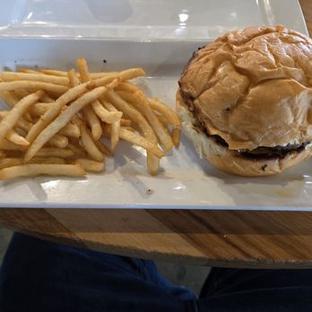 Harry's Downtown - Kids Cheeseburger and Fries - Breweries Near Me - Fredericksburg, Virginia Harry's Downtown - Kids Cheeseburger and Fries - Breweries Near Me - Fredericksburg, Virginia