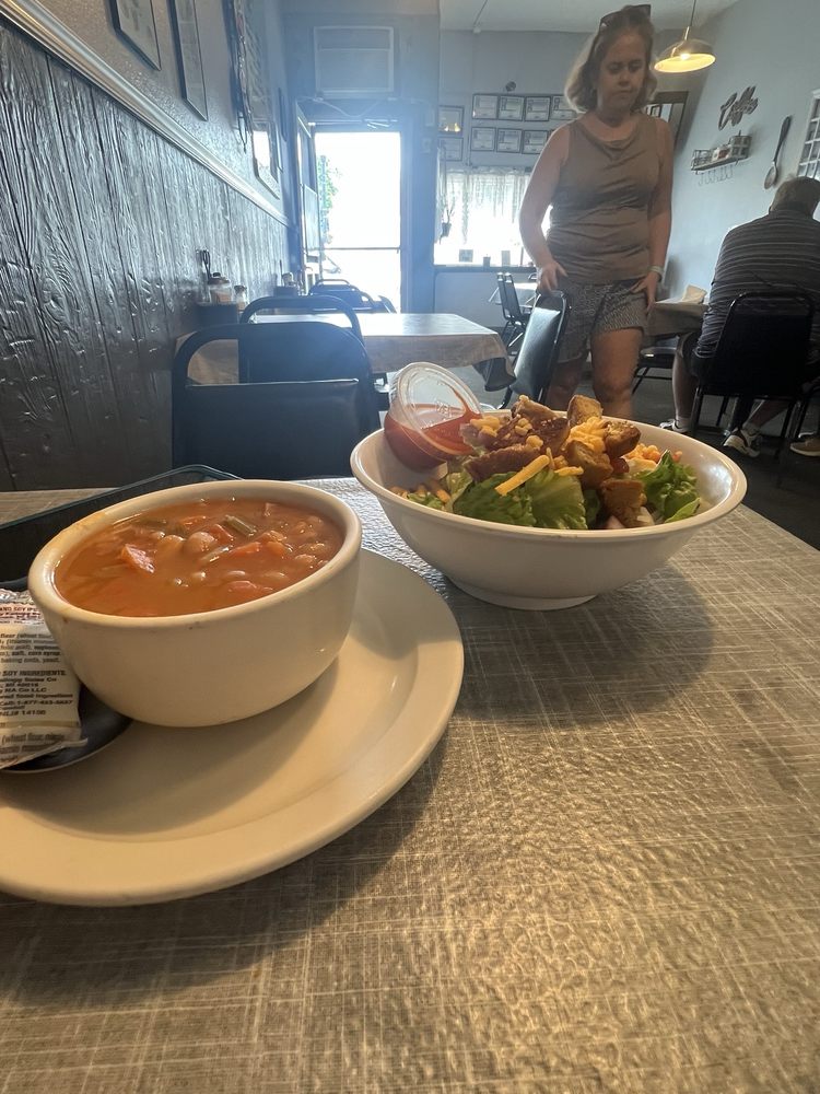 Food from Jennas 4th Street Cafe