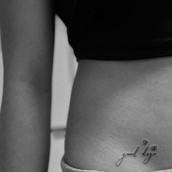 dot & fill  - Fine Line/Tiny Tattoo.