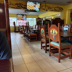 La Hacienda Mexican Restaurant - Dining area