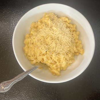 E's Locker Room - Mac n cheese without bacon and jalapeños - Pizza Near Me - Red Bluff, California