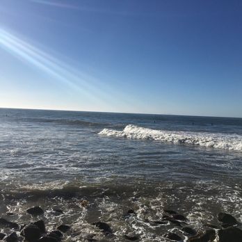 Rincon Beach Park - Parks Near Me - Carpinteria, California