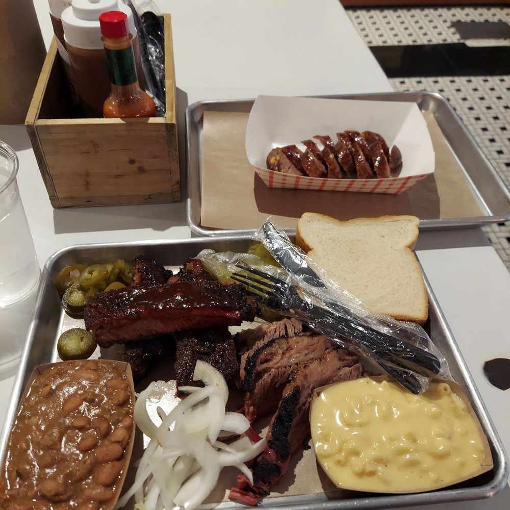 Henderson & Kane - Pork ribs, brisket, spicy sausage (very spicy), Mac n cheese and ranchero beans - Barbeque Near Me - Houston, Texas