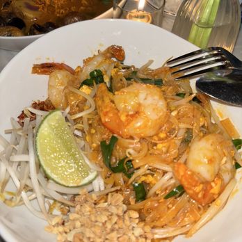 NaKorn - Pad thai - Thai Near Me - Evanston, Illinois