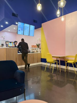 Dot & Dough by null