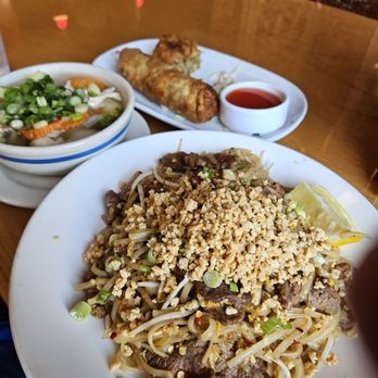 Sawatdee Thai Restaurant - Minneapolis - Pad Thai - Thai Near Me - Minneapolis, Minnesota