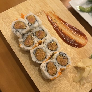 Sake House 2 - R5. Spicy Salmon Roll - Sushi Bars Near Me - Jacksonville, Florida