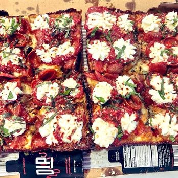 Palazzo Di Pizza - Spicy hot honey ricotta pepperoni, added bacon and mushrooms - Pizza Near Me - Royal Oak, Michigan Palazzo Di Pizza - Spicy hot honey ricotta pepperoni, added bacon and mushrooms - Pizza Near Me - Royal Oak, Michigan