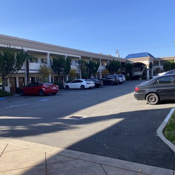 Best Western Plus Black Oak - Parking lot - Hotels Near Me - Paso Robles, California Best Western Plus Black Oak - Parking lot - Hotels Near Me - Paso Robles, California