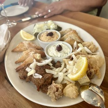 La Casa Ouzeria Restaurant - Ouzeria platter - Italian Near Me - Penticton, British Columbia La Casa Ouzeria Restaurant - Ouzeria platter - Italian Near Me - Penticton, British Columbia