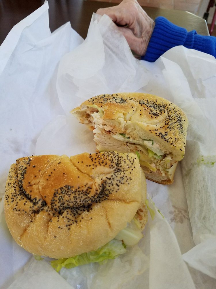 THE MEETINGHOUSE DELI Updated September 2024 11 Reviews 218 Main