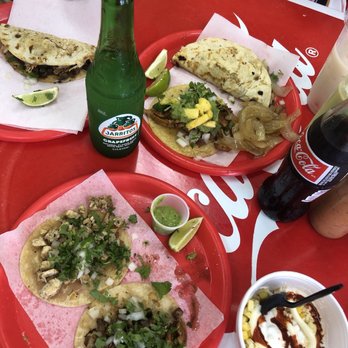 Chilangos Tacos - Pollo, pastor & carnitas tacos...& los elotes - Tacos Near Me - Dallas, Texas