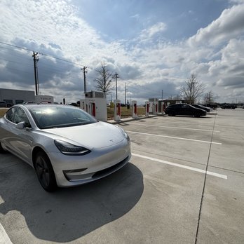 Buc-ee's - Tesla supercharging station at Robertsdale, AL - Gas Stations Near Me - Robertsdale, Alabama