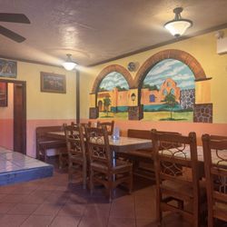 Herby's El Mexicano Restaurant - Dining Room