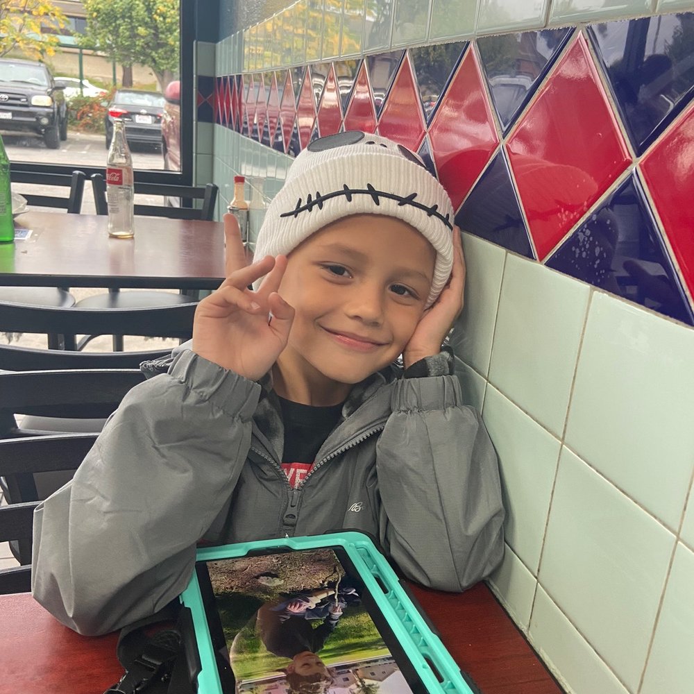 El Paraiso Restaurante - Leonardo waiting his pupusa - Salvadoran Near Me - Lake Forest, California El Paraiso Restaurante - Leonardo waiting his pupusa - Salvadoran Near Me - Lake Forest, California