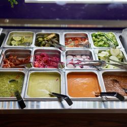 Venalonzo’s Tacos - Parker - Topping station