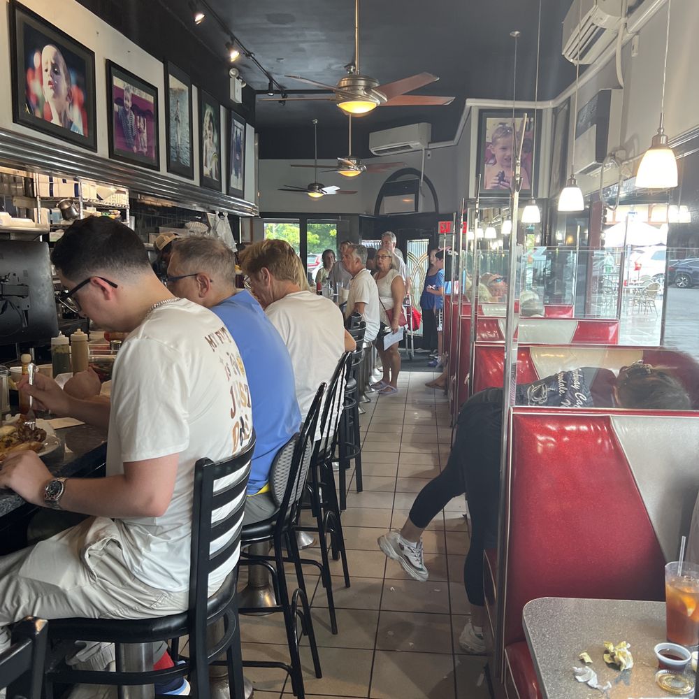 Parkway Cafe - The entire cafe (mostly) - Coffee & Tea Near Me - Scarsdale, New York Parkway Cafe - The entire cafe (mostly) - Coffee & Tea Near Me - Scarsdale, New York