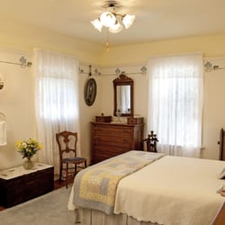 Red Forest Bed & Breakfast - Granny's Sewing Room