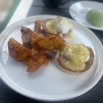 Estimes Cafe - Egg Benedict - Breakfast & Brunch Near Me - Colonia, New Jersey Estimes Cafe - Egg Benedict - Breakfast & Brunch Near Me - Colonia, New Jersey