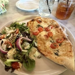 Pomodoro 1/2 pizza and salad