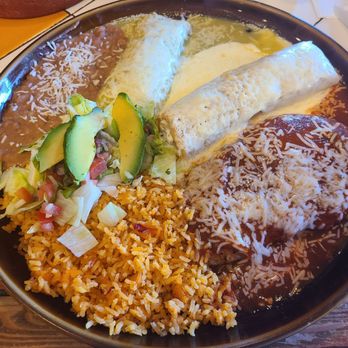 Los Bigotes De Villa - El Tricolor - Mexican Near Me - Federal Way, Washington