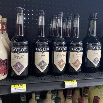 TRU liquor - bottles of liquor on a shelf - Beer, Wine & Spirits Near Me - Fort Lauderdale, Florida TRU liquor - bottles of liquor on a shelf - Beer, Wine & Spirits Near Me - Fort Lauderdale, Florida