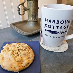 Harbour Cottage Inn - Coffee cake cookie and fresh tea