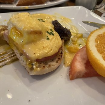 Criollo Restaurant - Savory Eggs Benedict - New American Near Me - New Orleans, Louisiana