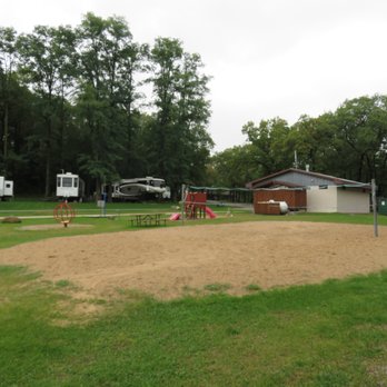 Fox Hill Rv Park - Campgrounds Near Me - Baraboo, Wisconsin
