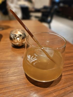 Klassics Kitchen + Cocktails by null
