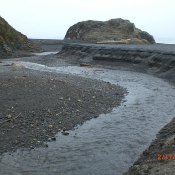Black Sands Beach - Stream following to the ocean - Beaches Near Me - Whitethorn, California