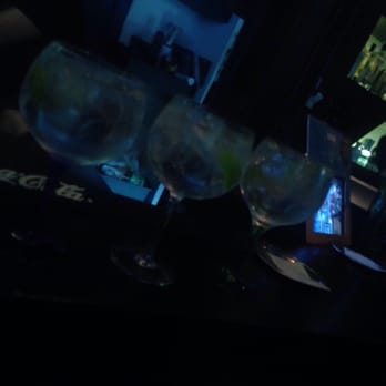 Charlotte - Gin tonic - Pubs Near Me - Madrid, M