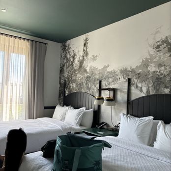 El Capitan Hotel - Queen size beds - Hotels Near Me - Merced, California El Capitan Hotel - Queen size beds - Hotels Near Me - Merced, California