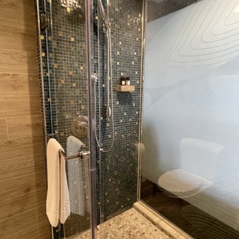 Pasadena Hotel & Pool - The picture doesn't do it justice -- there are pretty, shiny gold tiles in there and the shower is huge and so clean! - Hotels Near Me - Pasadena, California Pasadena Hotel & Pool - The picture doesn't do it justice -- there are pretty, shiny gold tiles in there and the shower is huge and so clean! - Hotels Near Me - Pasadena, California