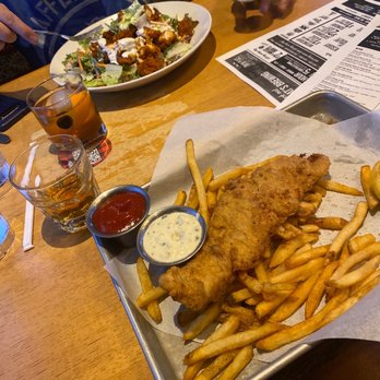 Twin Peaks - Fish and chips Buffalo chicken salad - Sports Bars Near Me - Shenandoah, Texas Twin Peaks - Fish and chips Buffalo chicken salad - Sports Bars Near Me - Shenandoah, Texas