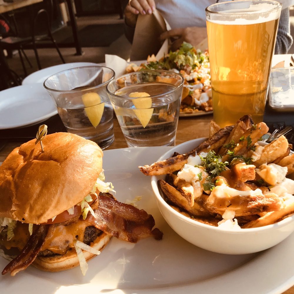 Pub burger poutine and social lager