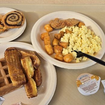 Discovery Cove - More breakfast areas - Amusement Parks Near Me - Orlando, Florida