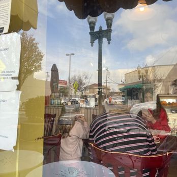 Le Croissant Cafe - Coffee & Tea Near Me - Burlingame, California Le Croissant Cafe - Coffee & Tea Near Me - Burlingame, California