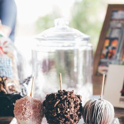 Delish - The sweet life is just one stop away!
Swing by the store today for a DELISH treat, hand-dipped and local-made.