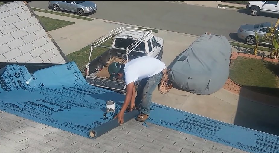 Slide of Ribas Roofing and Services