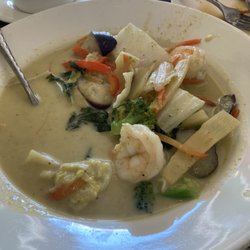Jeera Little Thai Kitchen - Green curry with shrimp