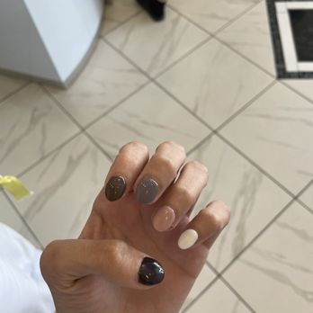 Royal Spoil Nail Spa - Nail Salons Near Me - Johnson, Indiana
