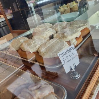 Lemon Bar - Cinnamon rolls - Bakeries Near Me - Temecula, California