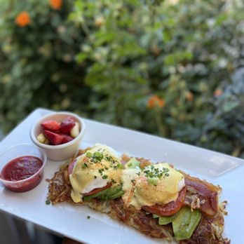 Meet & Eat - Bacon Bennie - Breakfast & Brunch Near Me - Sacramento, California Meet & Eat - Bacon Bennie - Breakfast & Brunch Near Me - Sacramento, California
