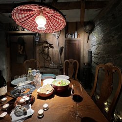 Schnauserei - Incredible Cellar Dinning Room