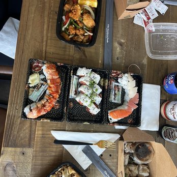 The Eastern Peak - Franklin - The whole bountiful meal. - Thai Near Me - Franklin, Tennessee