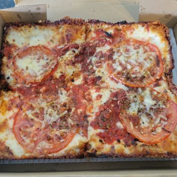 Fuji & Vi's - Margherita - Pizza Near Me - Pasadena, California